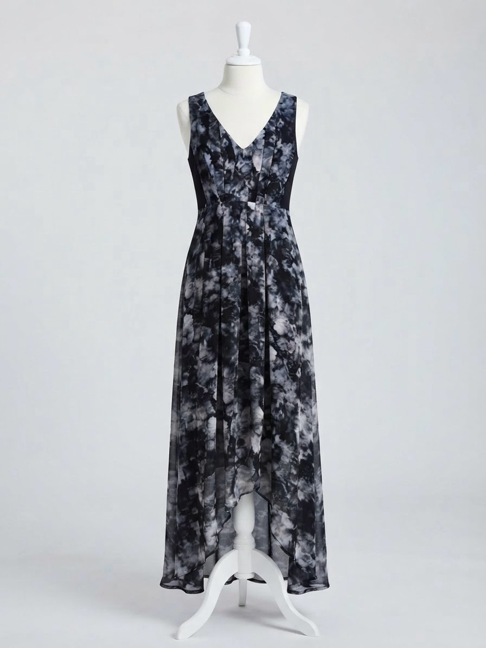 Simply Vera Vera Wang Black Gray Floral Maxi Dress Sleeveless V-Neck Medium